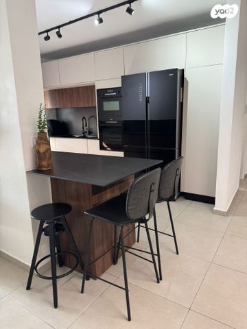 דירה, הרב אברהם קוק 19, השחר, דימונה