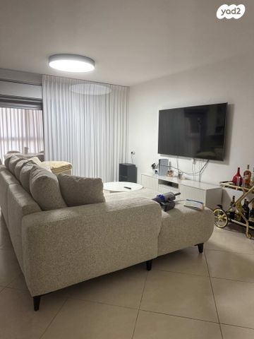 כנפי נשרים 9