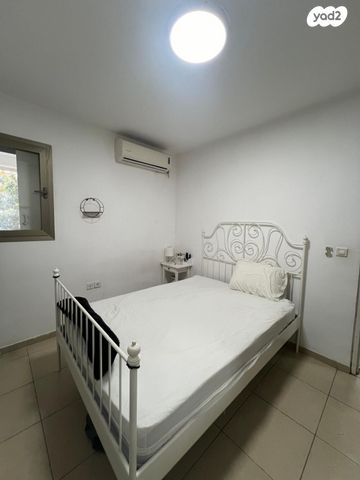 שושנה דמארי 3