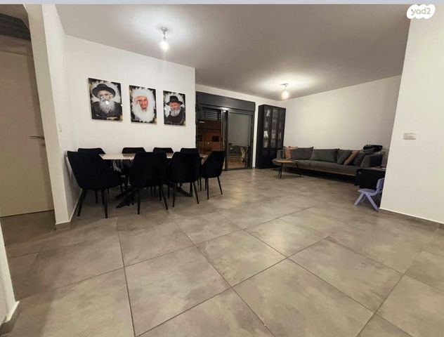 דירה, שיר השירים 56, גן יבנה מערב, גן יבנה