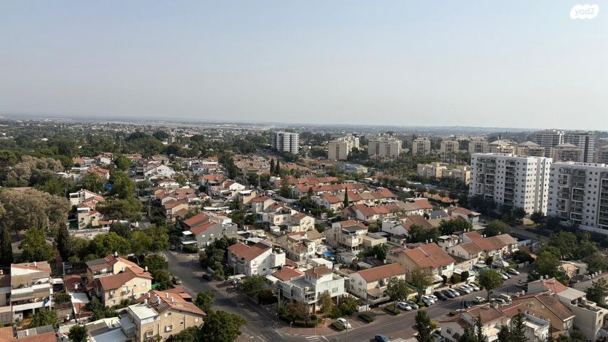 דירה, הרמן חיים קאופמן 2, אושיות, רחובות