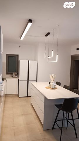 דירה, הרמן חיים קאופמן 2, אושיות, רחובות