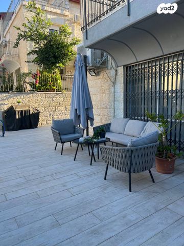 דו משפחתי, דרור 6, נווה מנחם, גבעת זאב