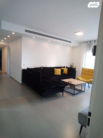 דירה, שדרות הרצל 6, נאות שמיר, יבנה