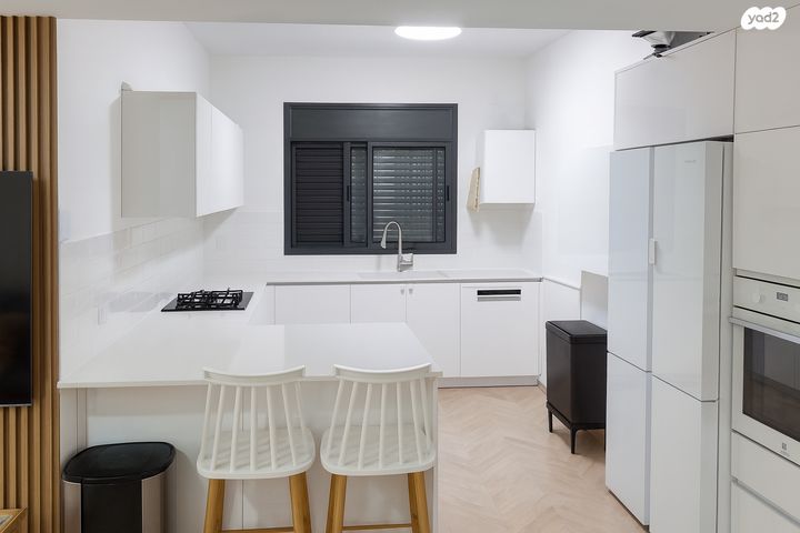 דירת גן, קריניצי 102, שכונת בן גוריון, מרכז העיר ג', רמת גן