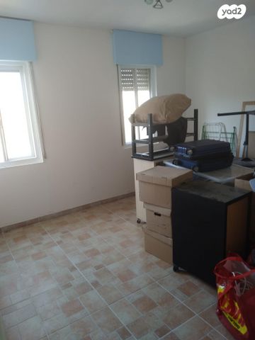 דירה, אבשלום חביב 18, ארמון הנציב, תלפיות מזרח, ירושלים