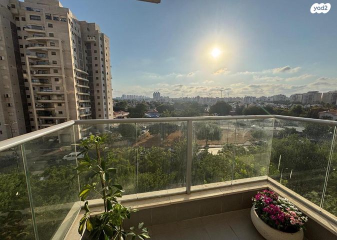 דירה, דרך מנחם בגין 67, הדר גנים, פתח תקווה