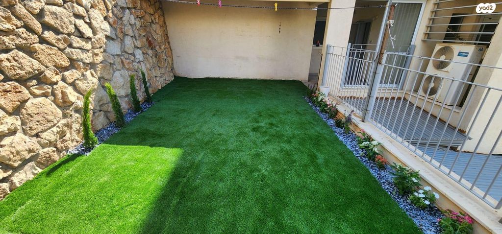 דירת גן, מצדה 30, אורנים, מעלות תרשיחא