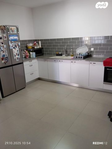 דירה, שדרות הרצל 6, נאות שמיר, יבנה