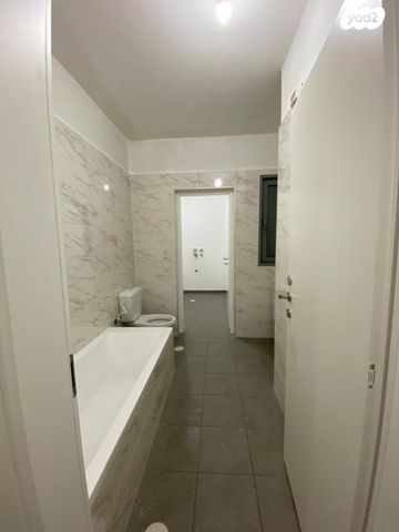 דירה, שרה אהרונסון 5, גדרה מזרח, גדרה