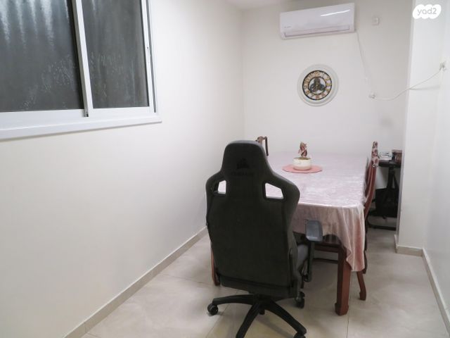 דירה, הרב אברהם יצחק הכהן קוק 19, הר שלום, בני ברק