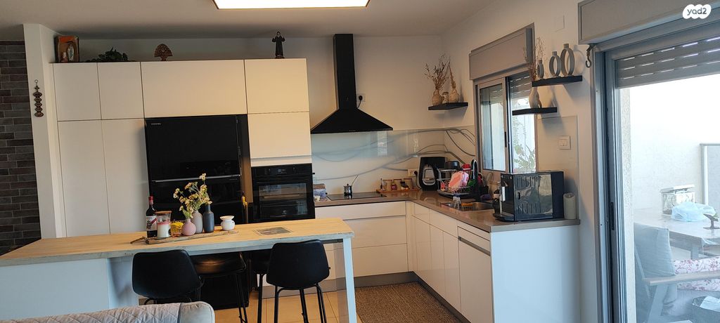 דירת גן, מצדה 30, אורנים, מעלות תרשיחא