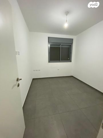 דירה, שרה אהרונסון 5, גדרה מזרח, גדרה