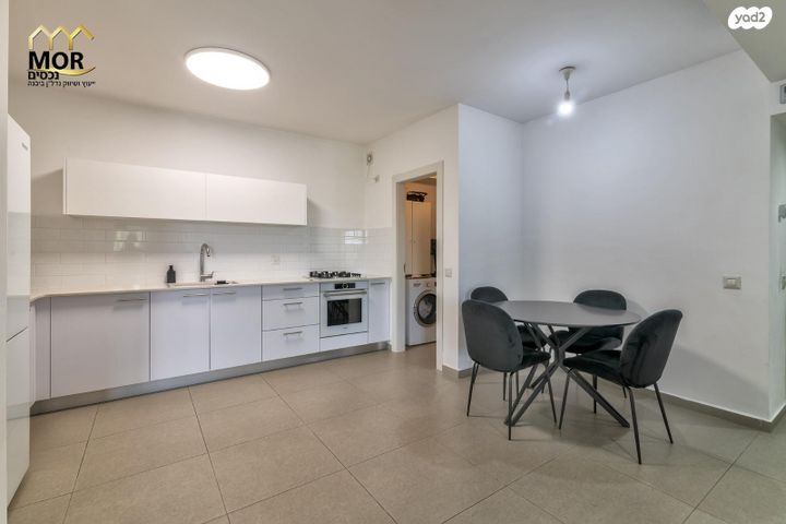 דירה, דבורה עומר 12, נאות שמיר, יבנה