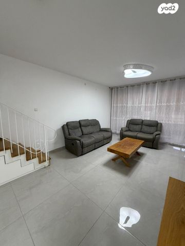 גג/ פנטהאוז, קרית שמונה 9, קרית שרת מערב, חולון