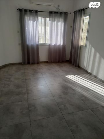 דירה, אבן סינא 20, הדר מרכז, חיפה