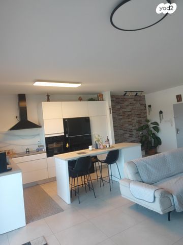 דירת גן, מצדה 30, אורנים, מעלות תרשיחא