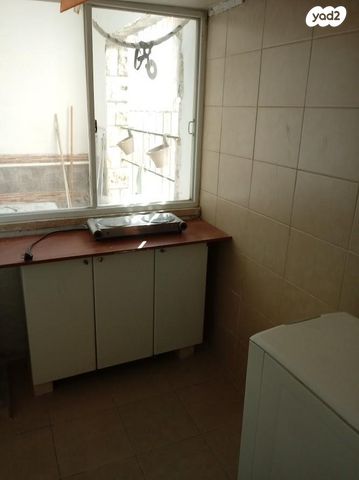 דירה, אבשלום חביב 18, ארמון הנציב, תלפיות מזרח, ירושלים