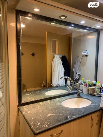 דירת גן, רקפת 1, גבע בנימין, אדם - גבע בנימין