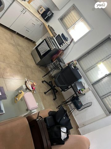 מעלה הגיבורים 48