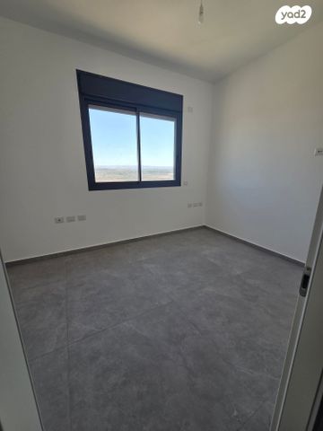 גג/ פנטהאוז, יער ברעם 8, נופי בן שמן, לוד