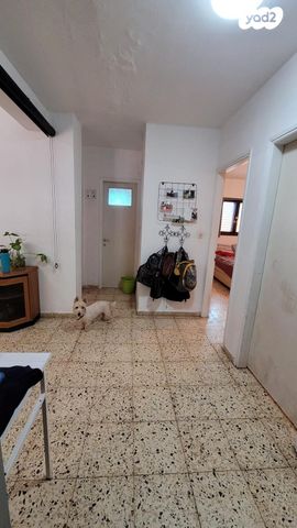 דירת גן, ברל כצנלסון 36, שיכוני מזרחי, כפר סבא