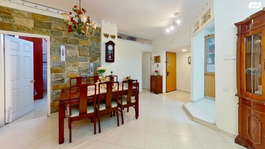 דירה, סמטת בצלאל 11, רמב"ם, ראשון לציון