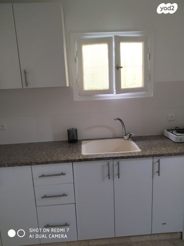 גבעת גאולה 18