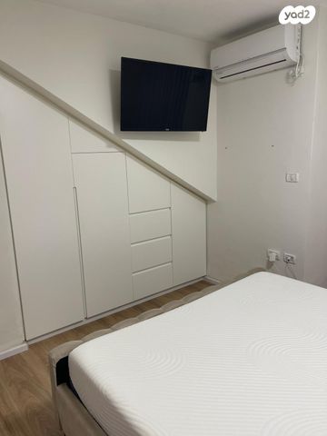 יחידת דיור, שדרות בורוכוב 52, מרכז העיר, קרית אתא