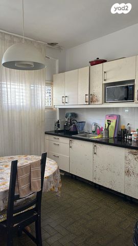 ז'בוטינסקי 20