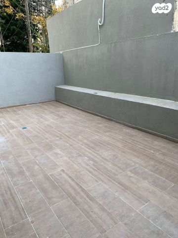 דירה, שח"ל 12, הפועל המזרחי ה', שיכון ה', בני ברק