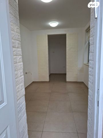 יחידת דיור, שדרות רוטשילד 46, מרכז העיר, חדרה