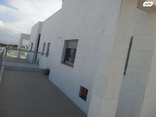 גג/ פנטהאוז, אז"ר 3, אגרובנק, חולון