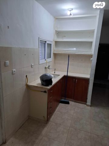 גג/ פנטהאוז, הנביאים 7, נאות יהודית ונווה ארזים, חולון