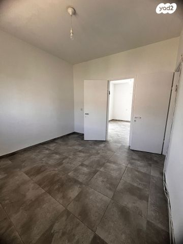 דירה, הגלעד 5, אגרובנק, חולון