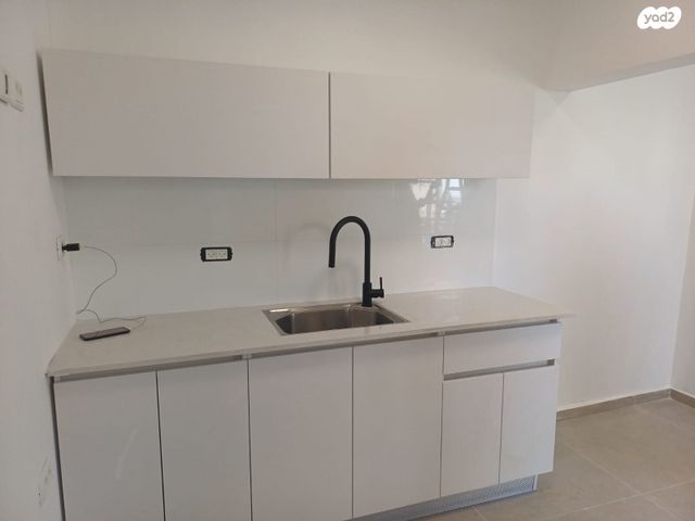 יחידת דיור, האבות 9, נווה יוסף, קרית עקרון