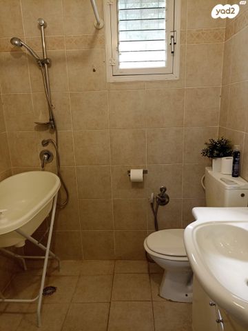 יחידת דיור, אבן ספיר 7, שיכון דן, נווה דן, תל אביב יפו