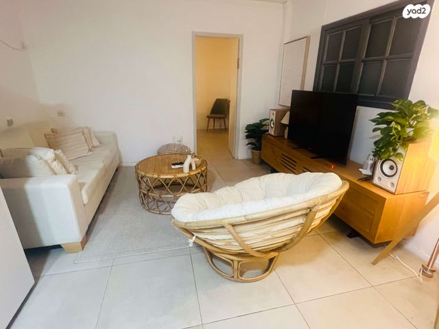 קיבוץ גלויות 1