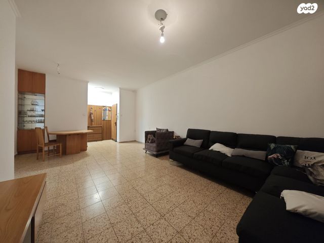 דירה, הפלמ"ח 1, מרכז העיר, סביניה, הוותיקה, קרית ביאליק