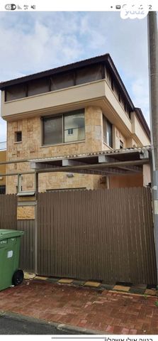 דו משפחתי, מנחם מששוילי 12, גבעתי, רחובות