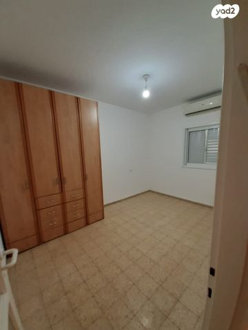 דירה, הגר"א 34, נאות רחל, חולון