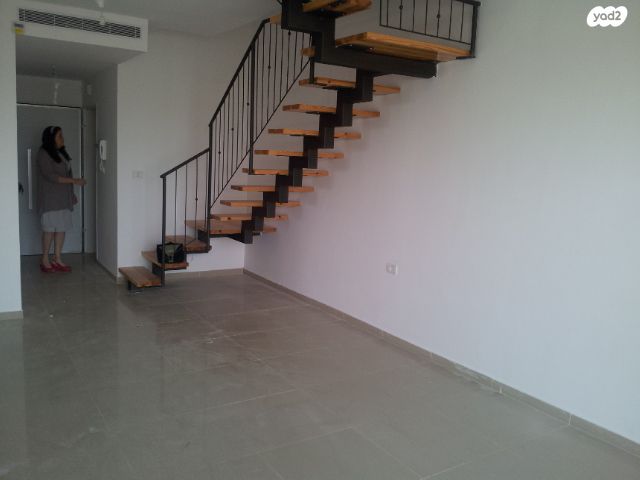 גג/ פנטהאוז, אז"ר 3, אגרובנק, חולון