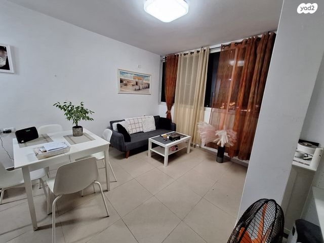 יחידת דיור, צבי אלון 2, מרכז העיר דרום, נתניה