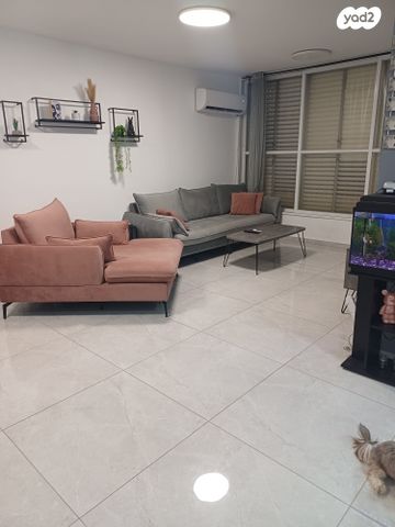 דירה, השומרים 4, ג' / מרכז מזרח העיר, רחובות