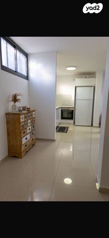 דירה, הפרחים 1, בית השיטה, בית השיטה