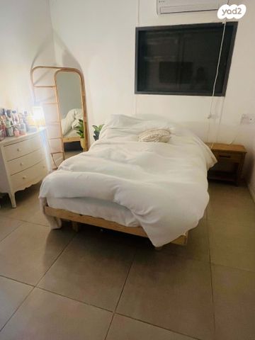 דירה, קיבוץ גלויות 1, הזורעים, הזורעים