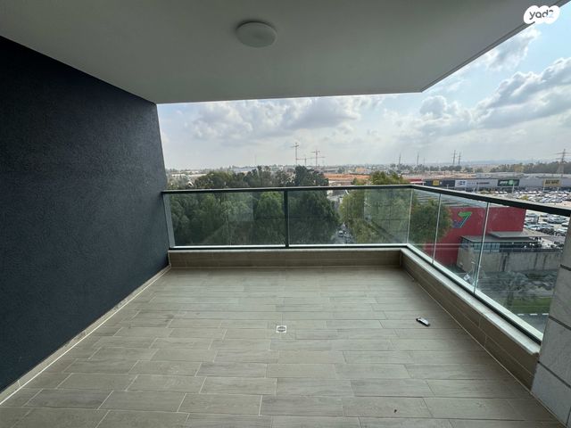 דירה, חצוצרה 4, המוזיקה, שדרות