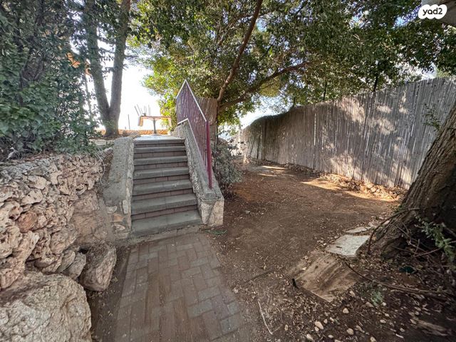 דו משפחתי, זית 48, צופים, צופים