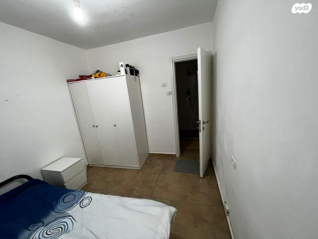 דירה, מעלה הגיבורים 48, בן דור, נשר