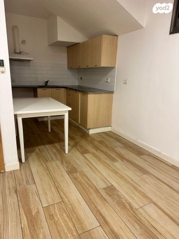 יחידת דיור, שושן 4, גני איריס, נס ציונה